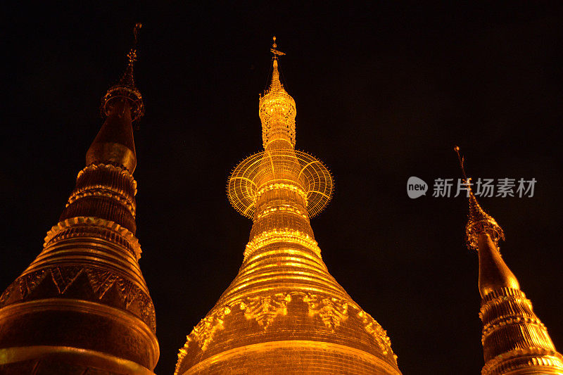 金塔大金塔巴雅的夜晚-缅甸仰光