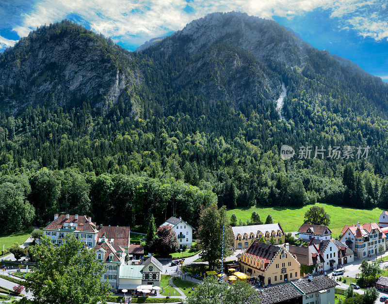 Schwangau在巴伐利亚，德国阿尔卑斯山下