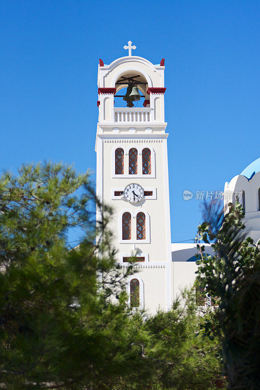 罗马帝国希腊东正教的钟楼。圣托里尼岛。