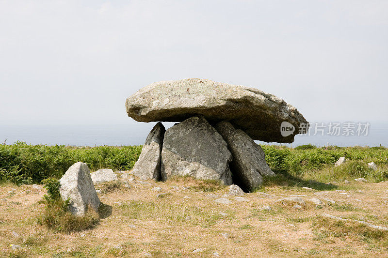 Ch?n Quoit门户dolmen在西康沃尔