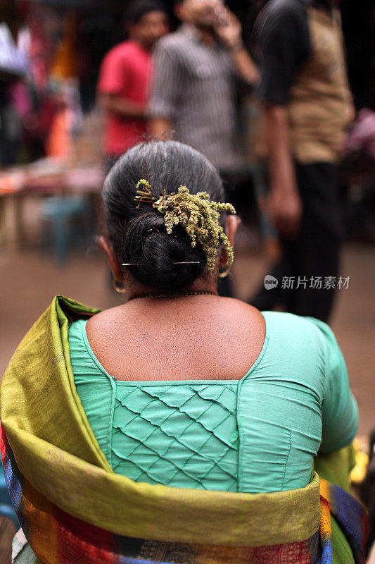 集市上的女士