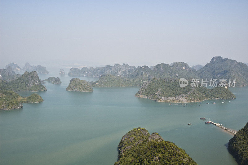 越南下龙湾的喀斯特地貌