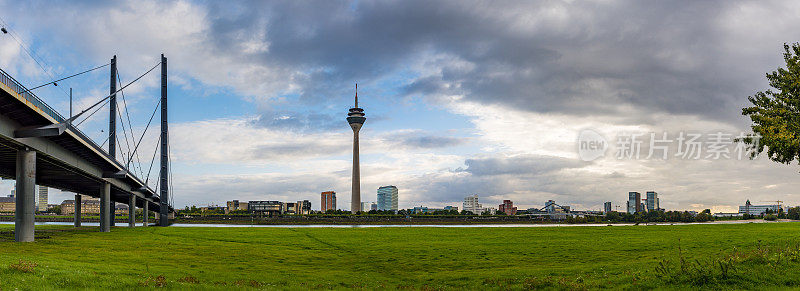 天际线Düsseldorf在德国-全景