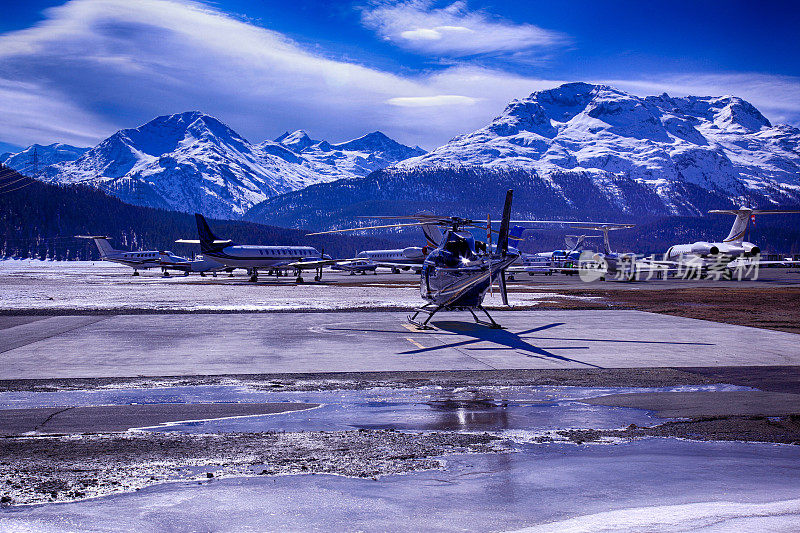 私人飞机，飞机和直升机在瑞士圣莫里茨机场