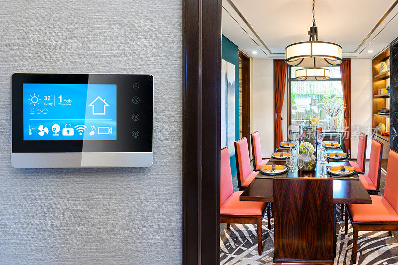 智能屏幕，智能家居，现代餐厅