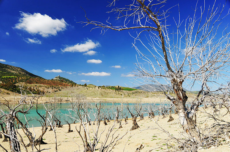 死胡同在加斯特水库，扎哈拉德拉塞拉，安达卢西亚，西班牙