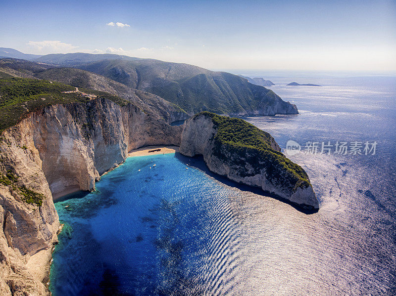 海难海滩鸟瞰图