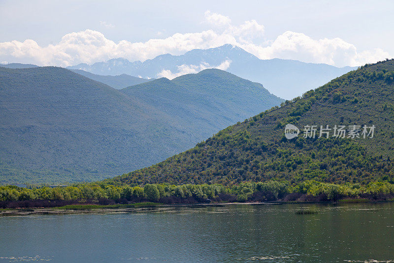 斯卡达尔湖和阿尔巴尼亚阿尔卑斯山