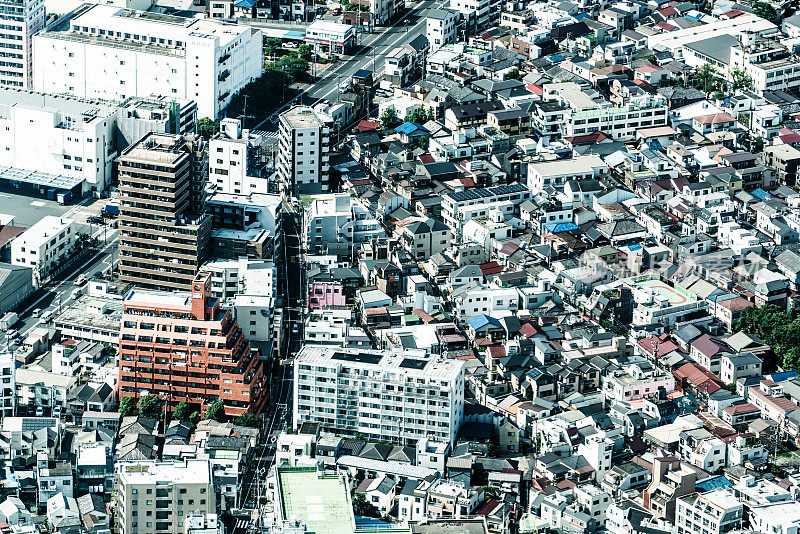 东京摩天大楼的空中全景图