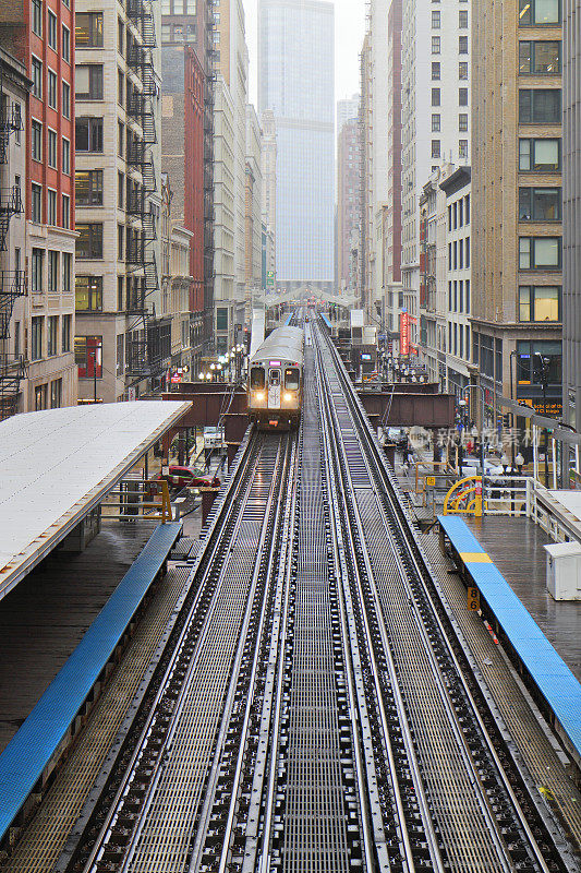 “L”火车站——芝加哥