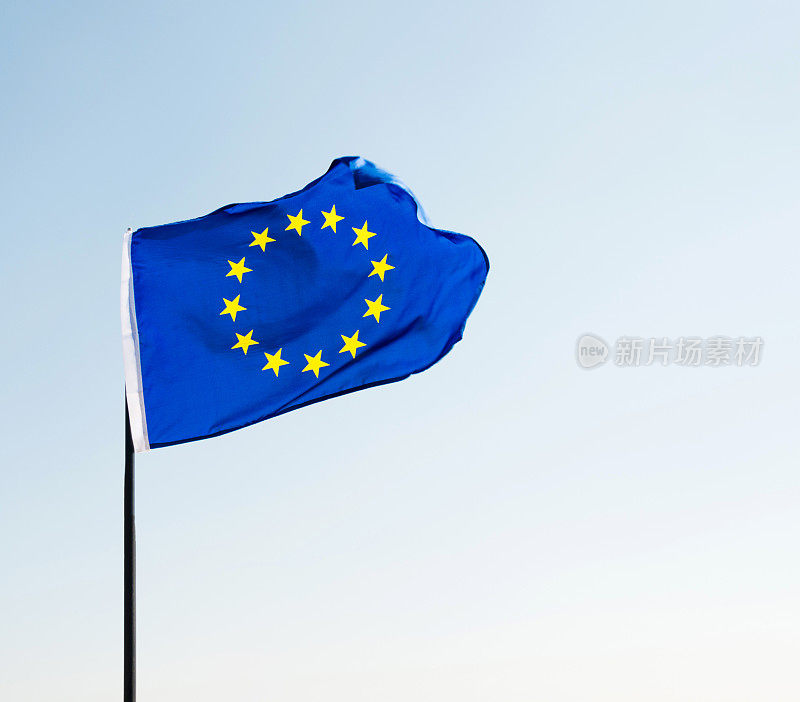 欧盟旗帜迎风飘扬