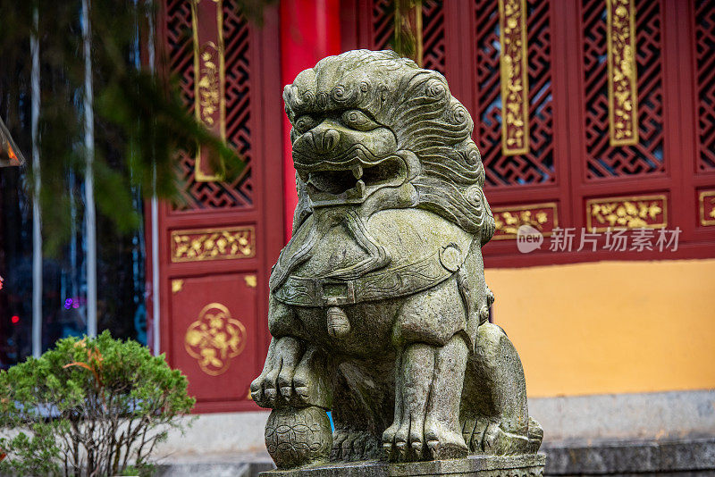 江西九江寺前石狮雕塑