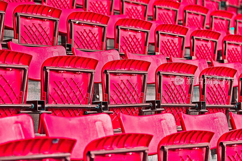 红色折叠体育场座椅