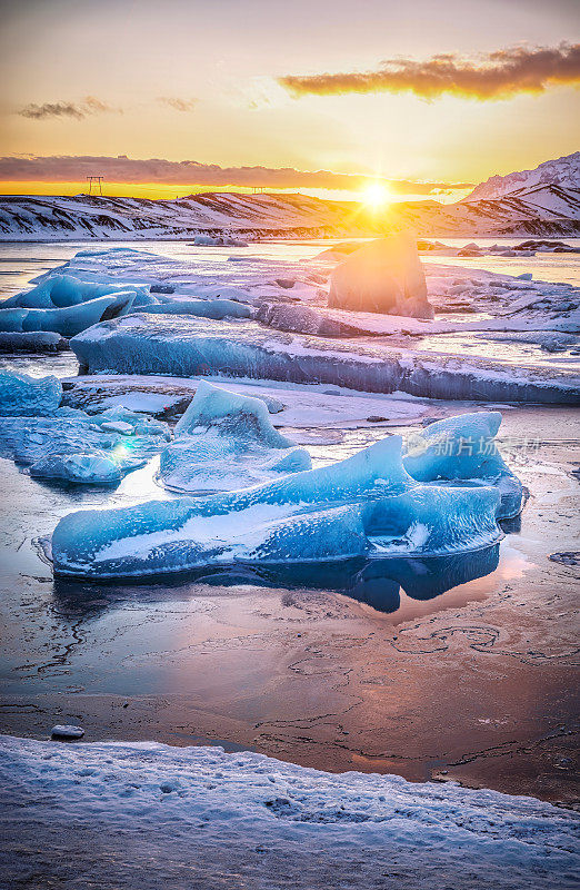 冰岛冰川泻湖湾美丽的寒冷景观图片