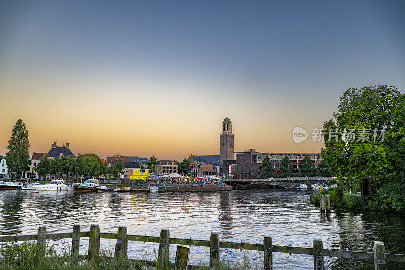 兹沃勒夏日夕阳晚景