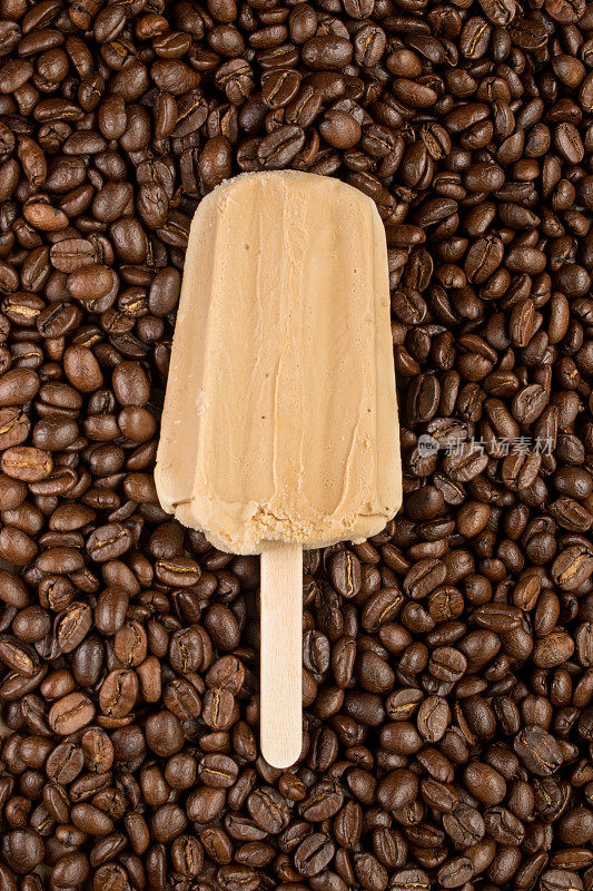 咖啡冰淇淋加咖啡豆