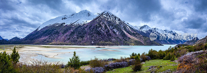 雪山湖