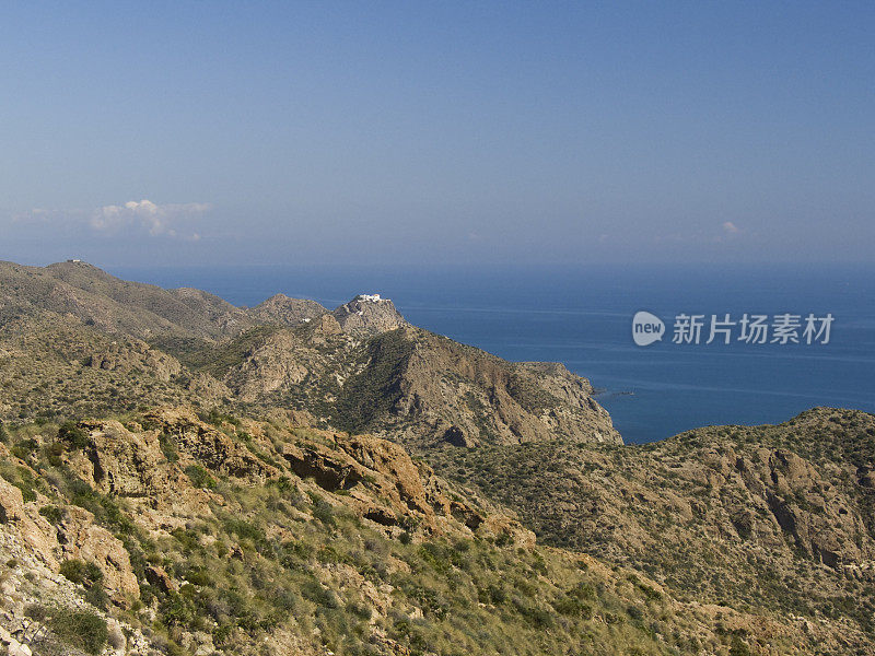 海景与蓝天建筑