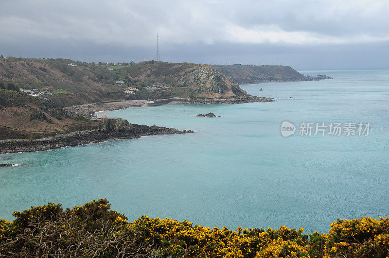 淋浴的4月,球衣。