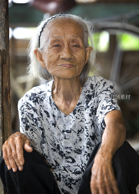 越南的老年妇女