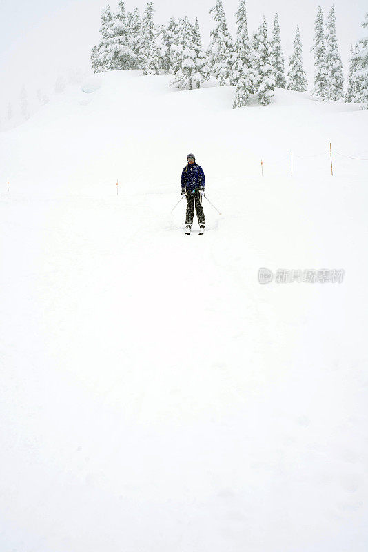 冬天滑雪