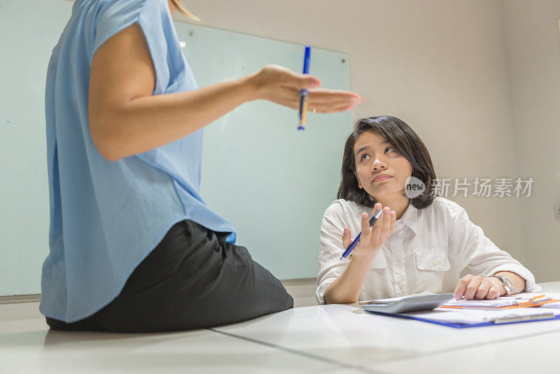 在现代生活中，办公室冲突很正常