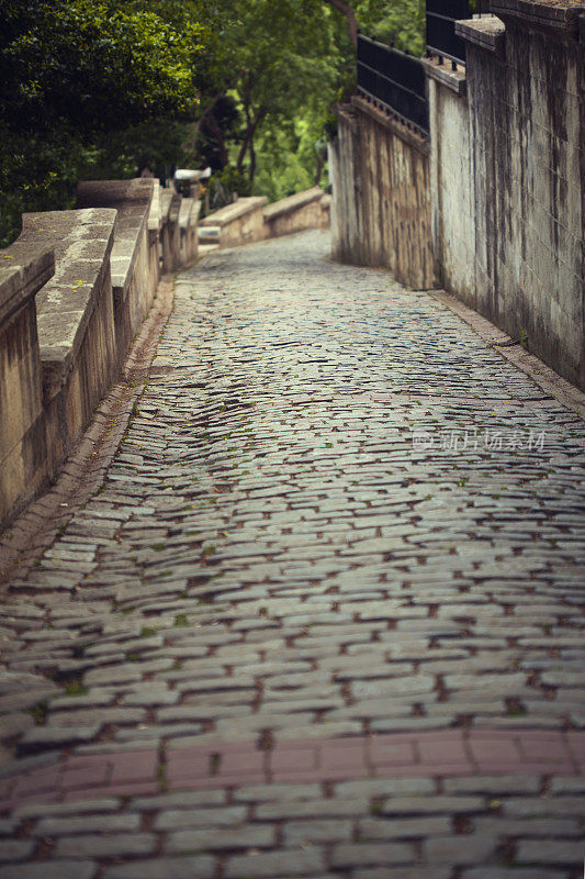 黑石的道路