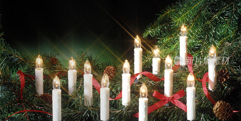 圣诞树上的电蜡烛