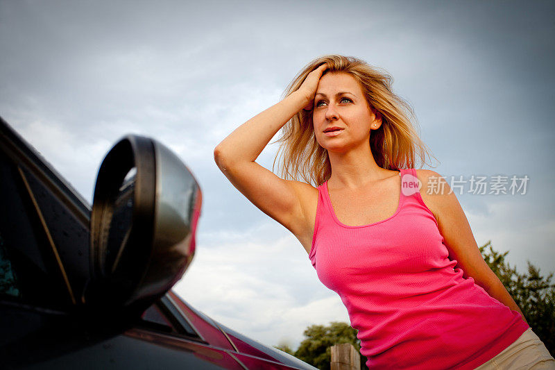 女人和她的车