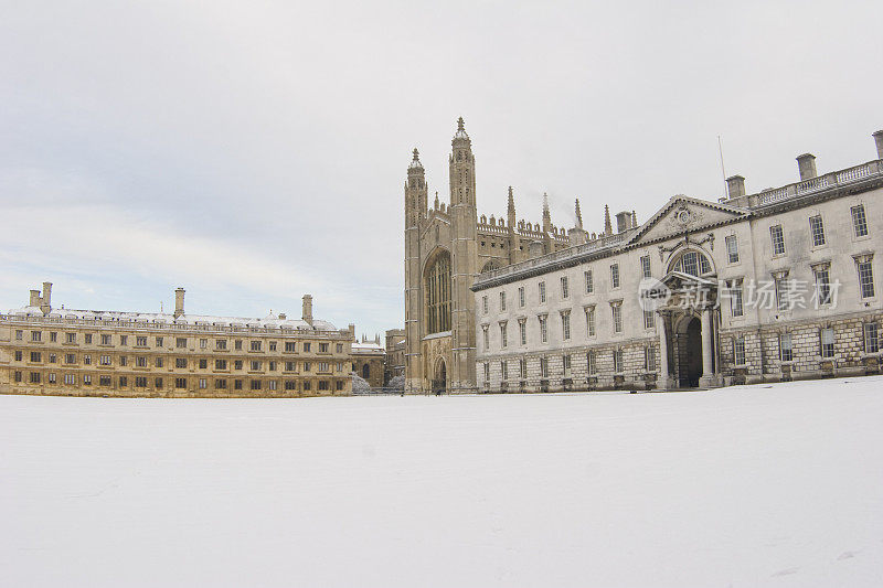 国王学院在雪地里