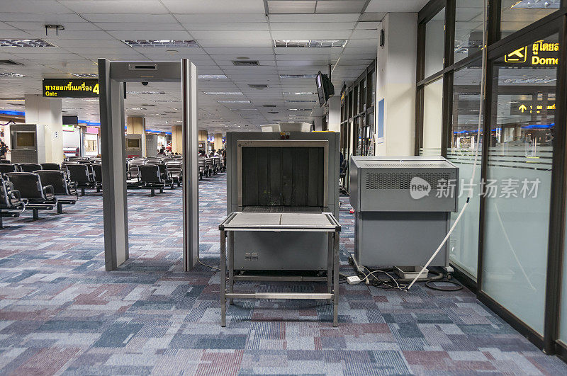 机场安检，行李和身体扫描仪