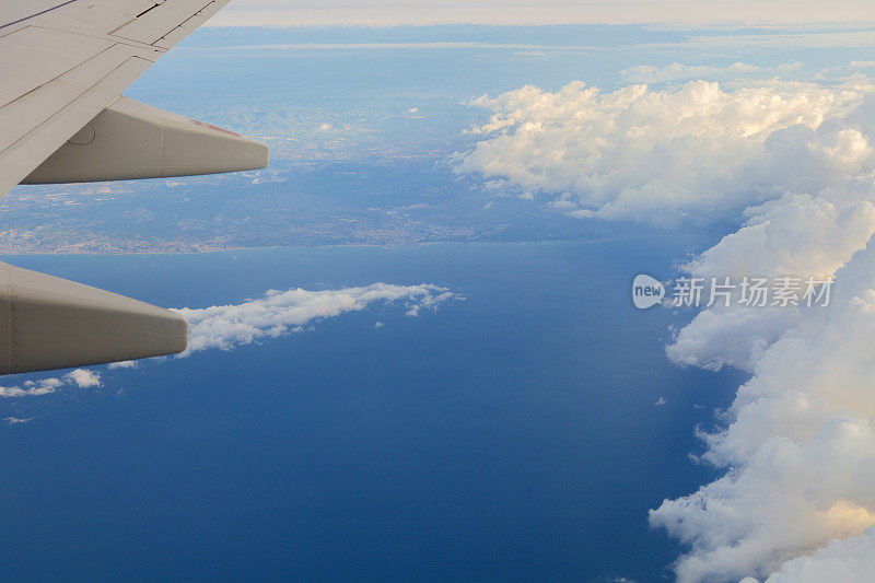 从地中海沿岸的飞机——加泰罗尼亚