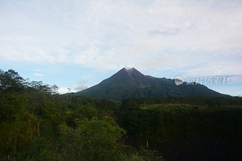 印度尼西亚爪哇岛的默拉皮火山