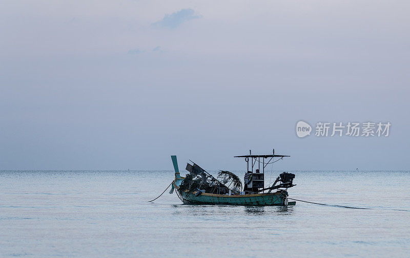 日落时分的Pakarang海滩