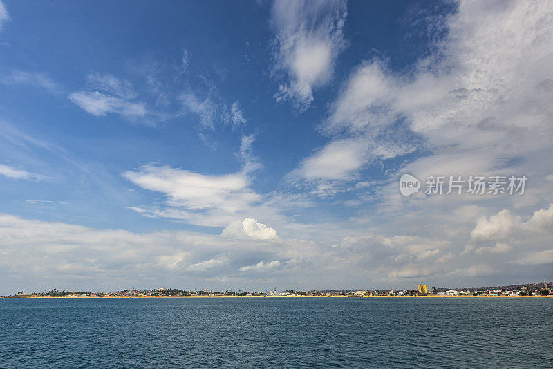 从萨尔瓦多市的海滨-海滩-万圣湾