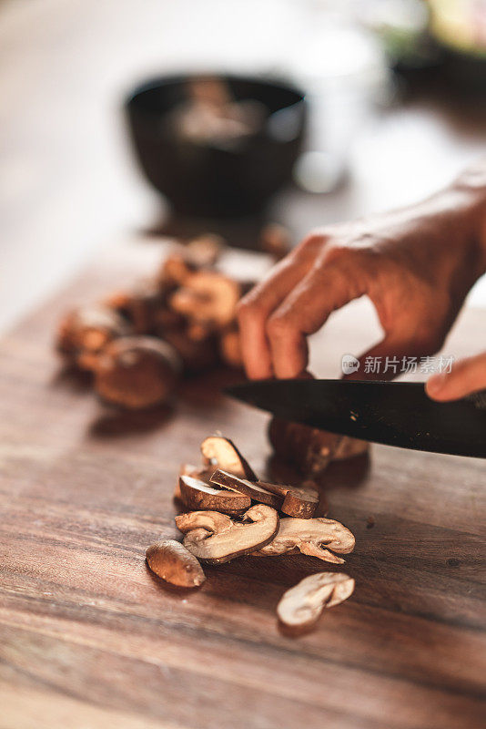 用香菇做素食