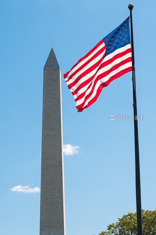 美国国旗和华盛顿纪念碑，华盛顿特区，美国