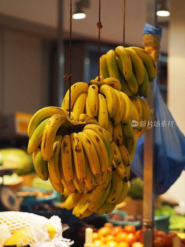 马斯喀特市场的香蕉