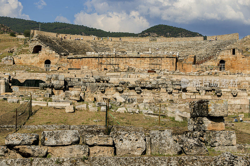 希拉波利斯地区在土耳其的pamukkale