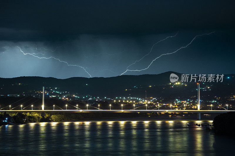 雷雨