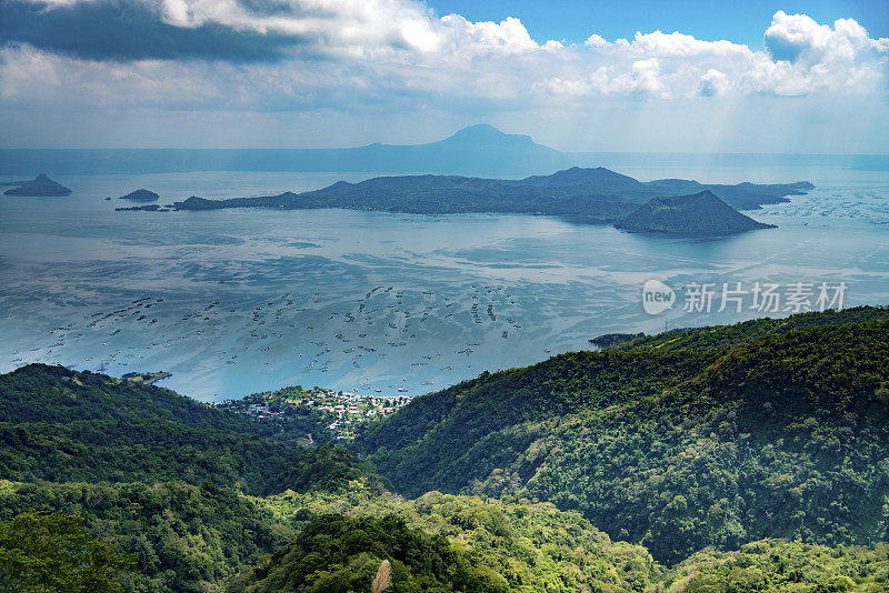 菲律宾八打加斯吕宋岛的塔尔火山岛