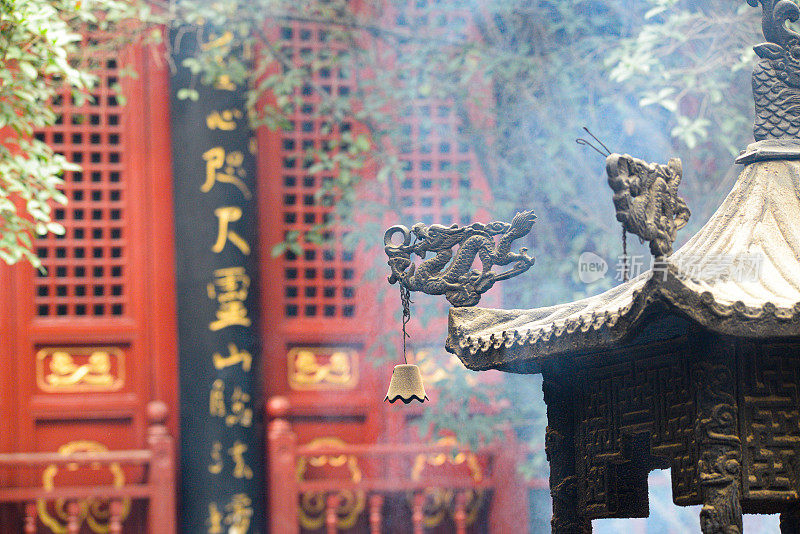 中国香炉的节奏是白马