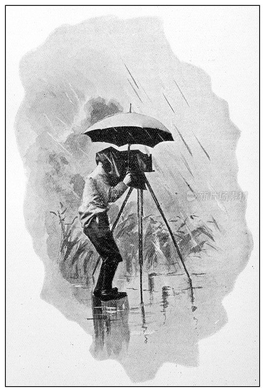 古董点印黑白照片:摄影师在雨中