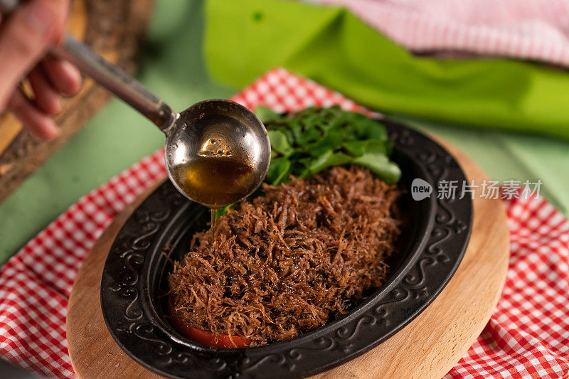 牛肉丝和玉米饼