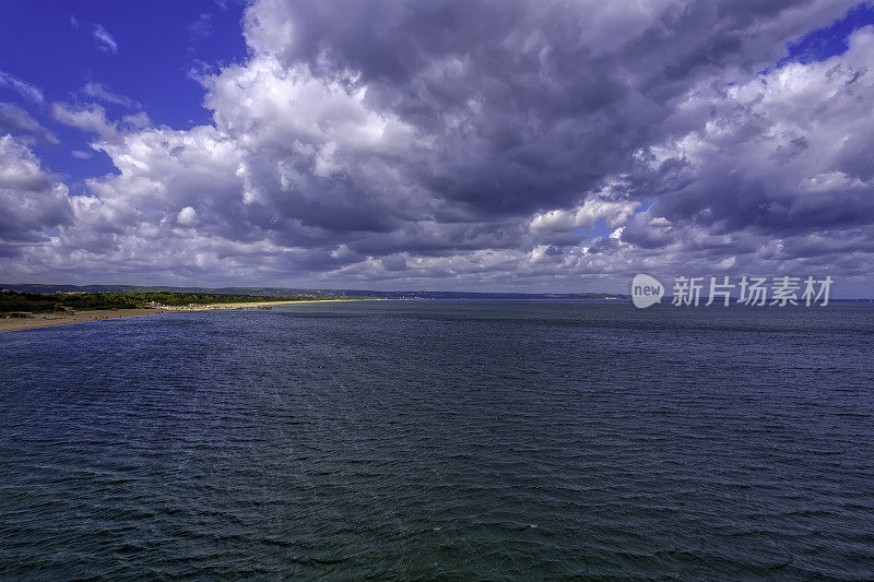 夏天的波罗的海，沙滩(鸟瞰图)