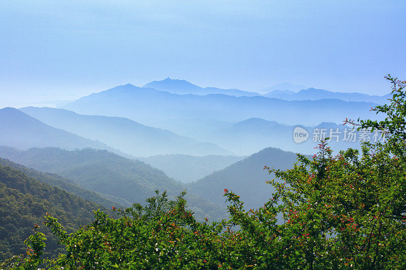 云海环山