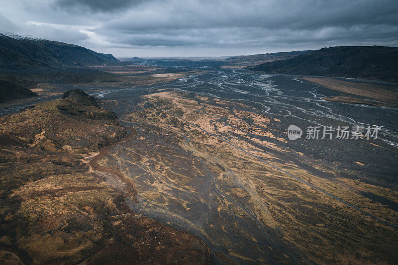 山地环境下河流排水的无人机视图