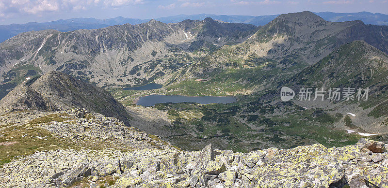 雷特扎特山脉和山地湖泊