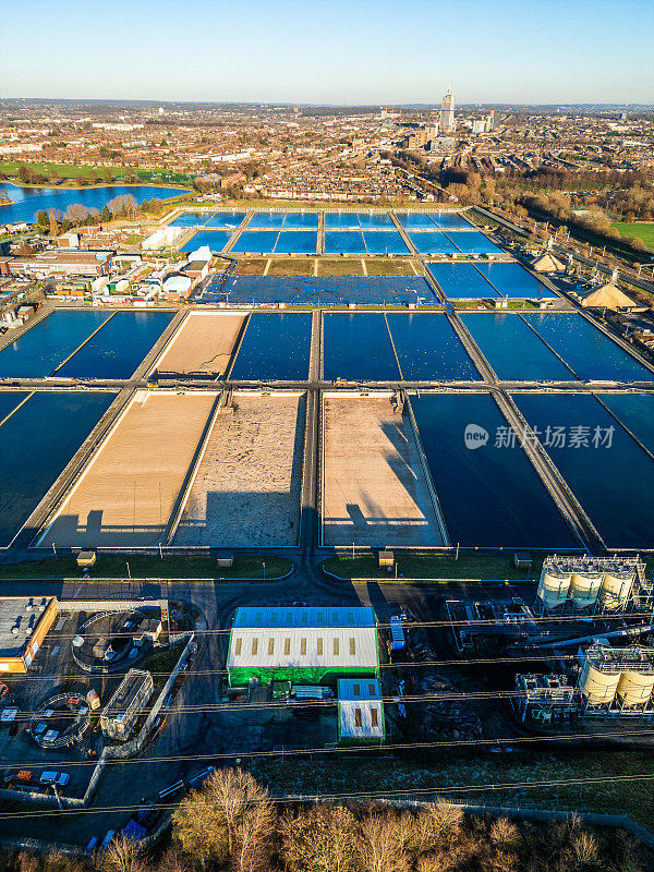 鸟瞰英国伦敦的水处理厂
