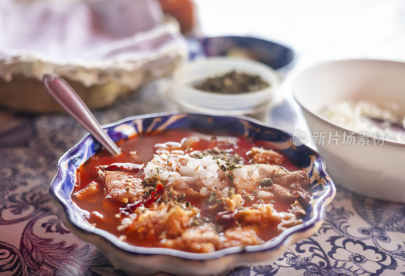 Menudo，一道美味的墨西哥菜